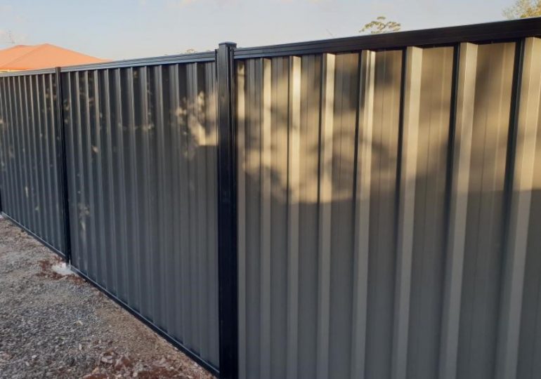 Replacing timber boundary fence with COLORBOND® steel