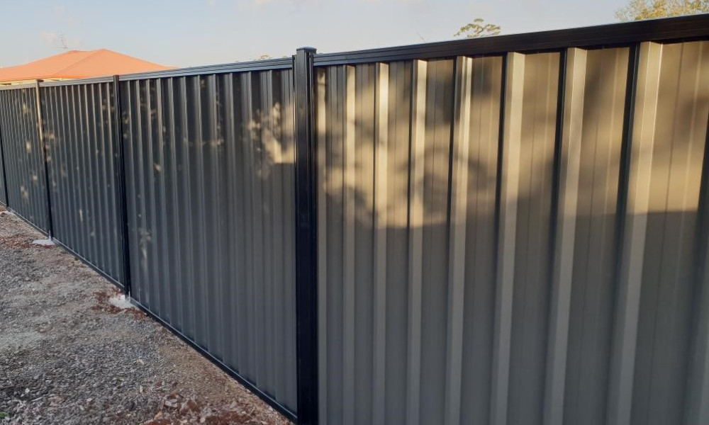Replacing timber boundary fence with COLORBOND® steel Fences and Gates